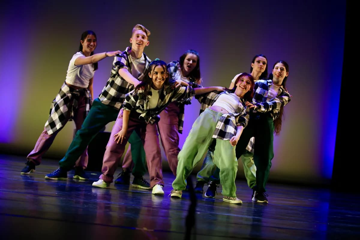 OVATION! hip hop class students at the Richmond Hill dance studio