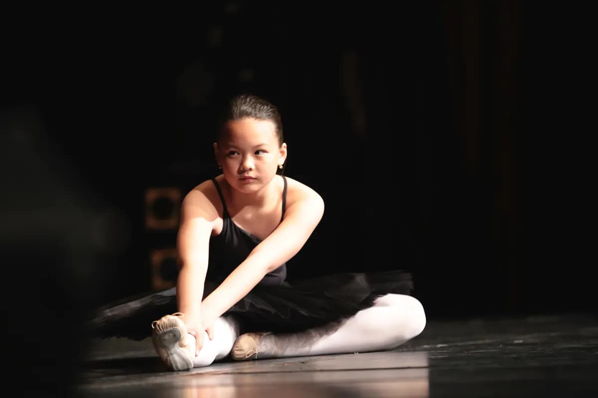 OVATION! ballet lesson with students in pose at the Richmond Hill dance studio