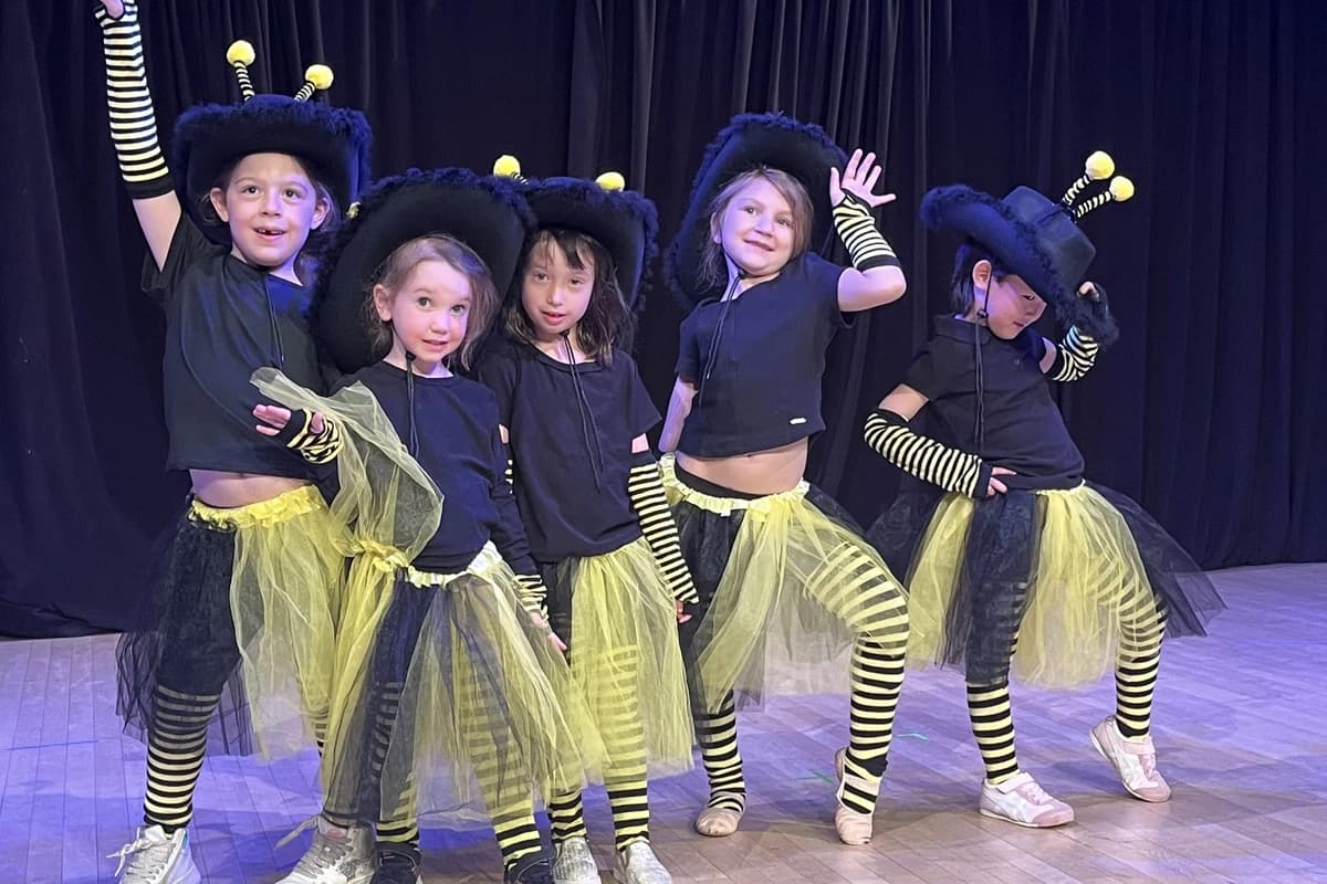OVATION! Primary students performing during Get STAGEstruck! Primary in Richmond Hill